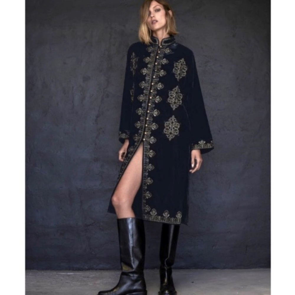 Gorgeous velvet like kimono...NWT